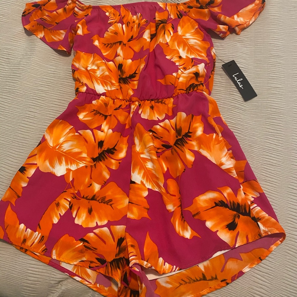 NWT Lulu’s off the shoulder tropical romper